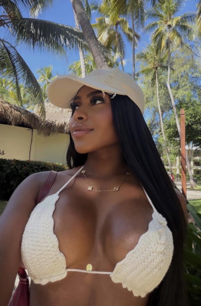 643598437: Chica busca chico en Cantabria