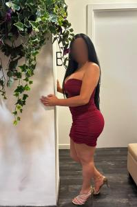 607268198: Chica busca chico en Barcelona