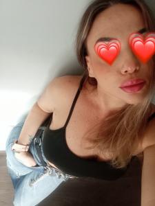 614822340: Chica busca chico en Almería