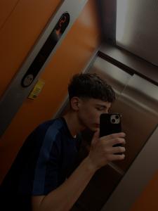 641088834: Chico busca chica en Madrid