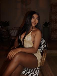 643598437: Chica busca chico en Cantabria