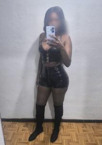 742094351: Chica busca chico en La Coruña