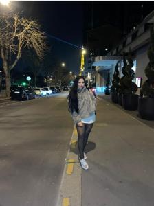 631069565: Chica busca chico en Gerona