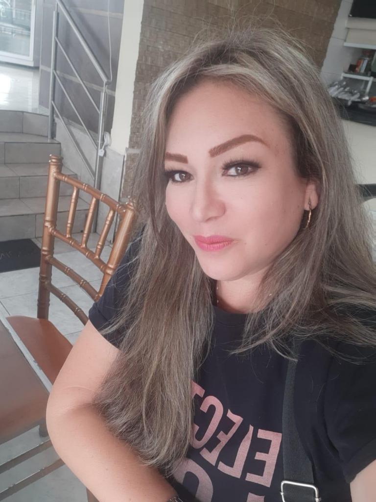 Chica busca chico en Cádiz: 