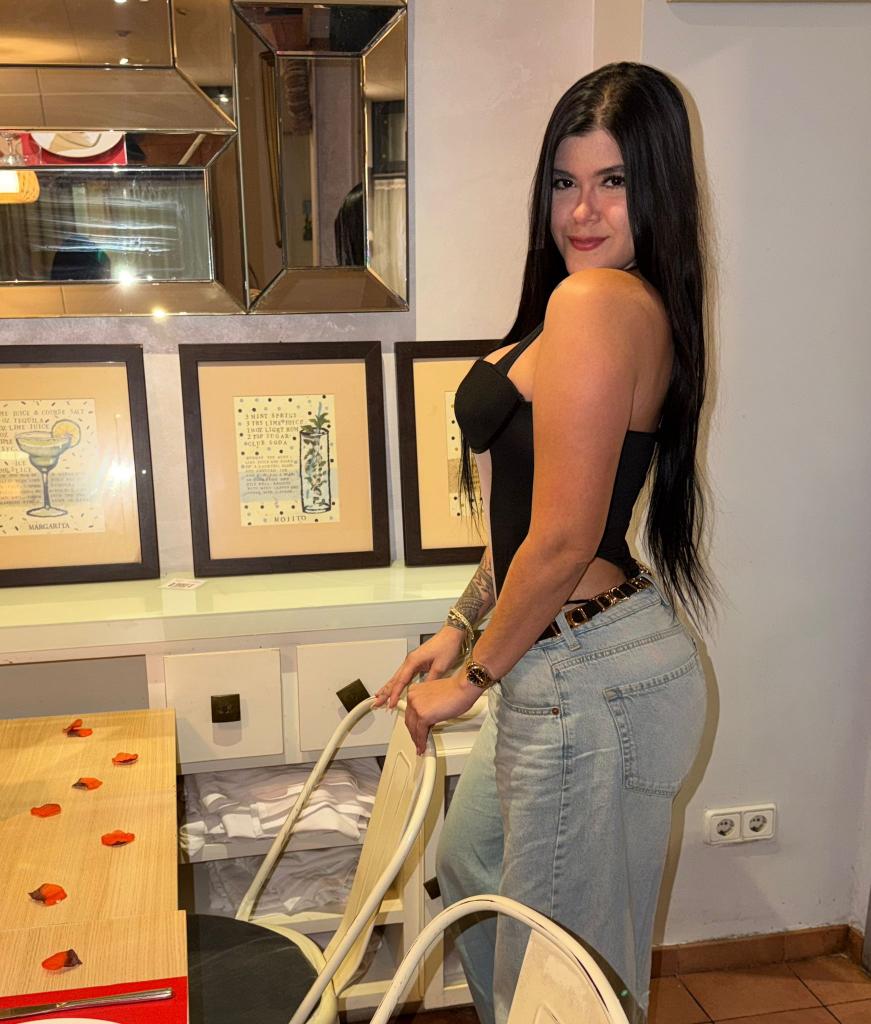 611253298: Chica busca chico en Barcelona