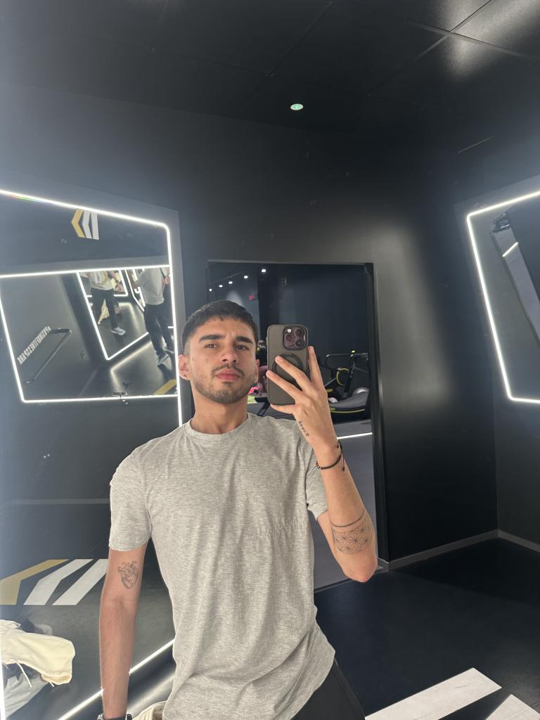 Chico busca chica en Alicante: 