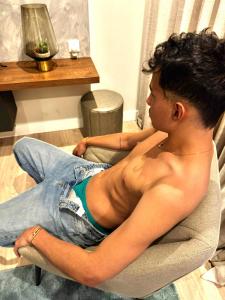 603862808: Chico busca chica en León