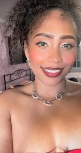 664254362: Chica busca chico en Málaga