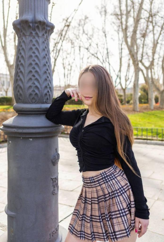 722400916: Chica busca chico en Madrid