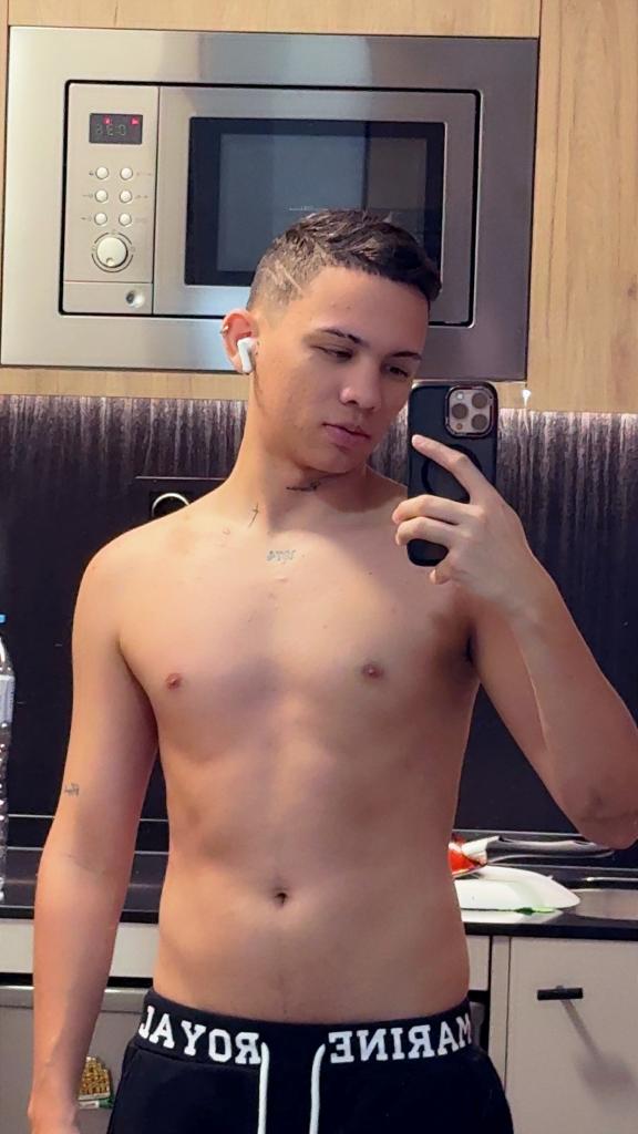 632576353: Chico busca chica en Madrid