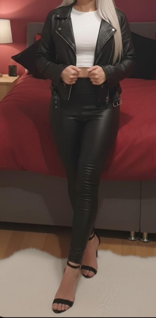 602356592: Chica busca chico en La Coruña