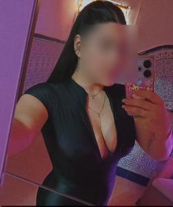 610165924: Chica busca chico en Almería