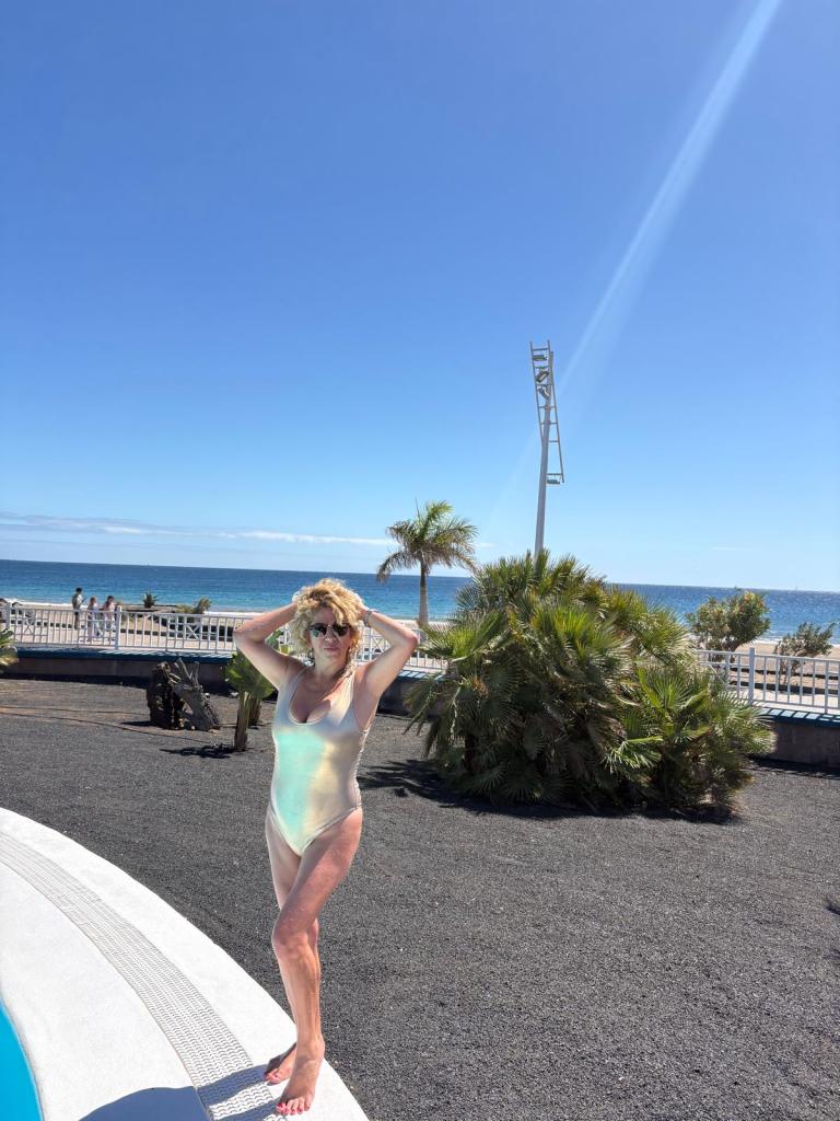 698195418: Chica busca chico en La Coruña