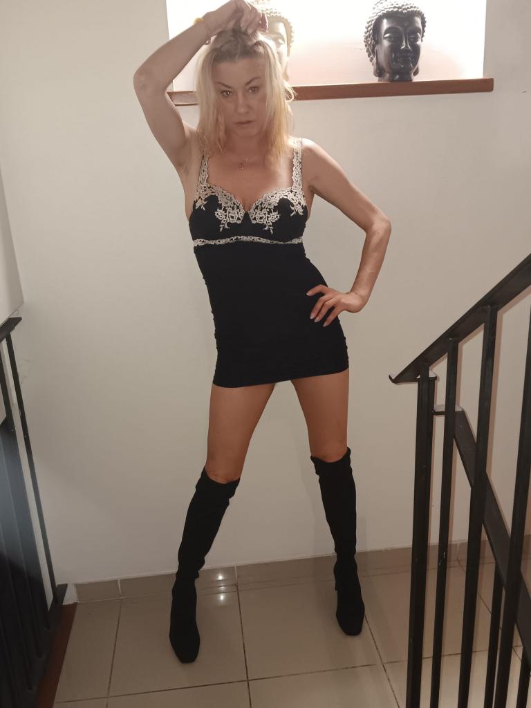 622865429: Chica busca chico en Gerona