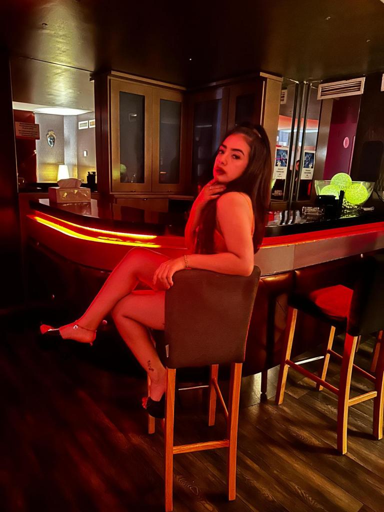 Chica busca chico en Toledo: Chica busca chico