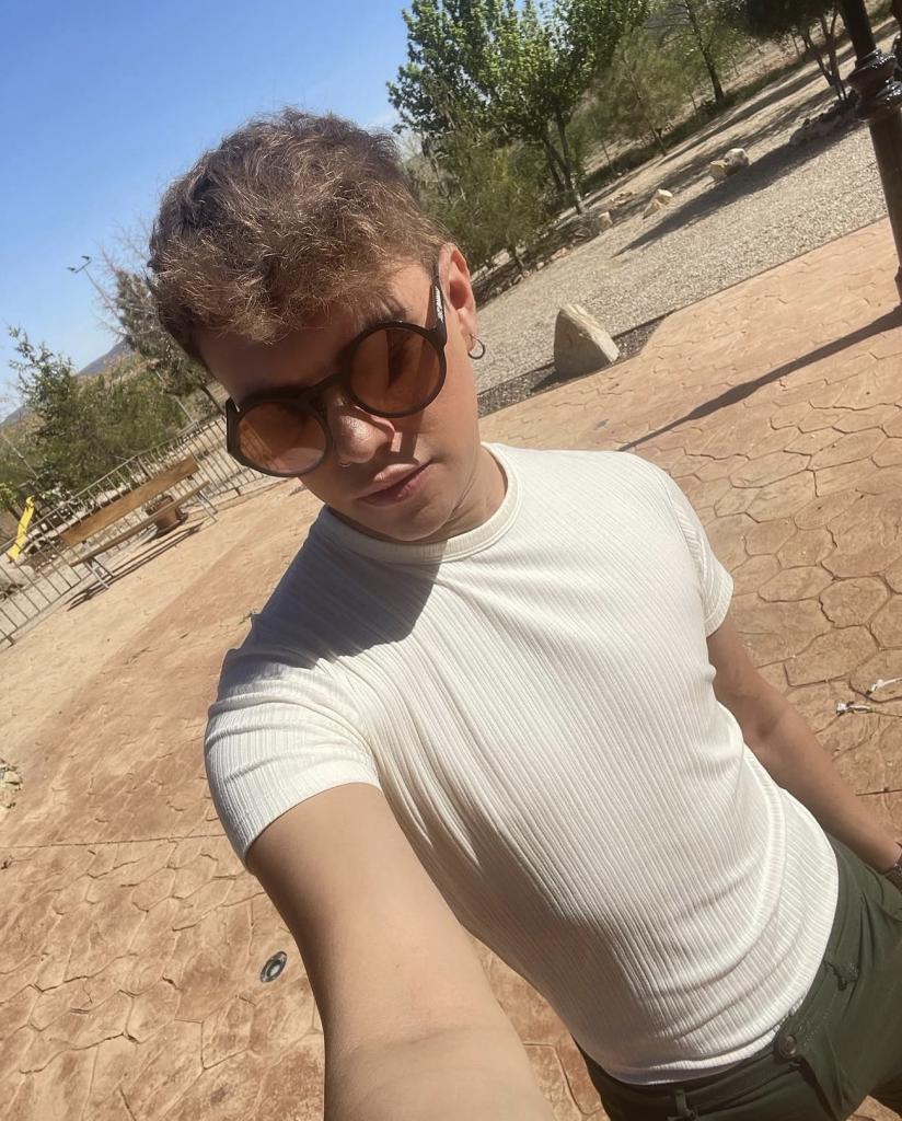 641764009: Chico busca chica en Cádiz