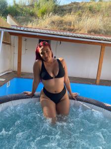 952606086: Chica busca chico en Málaga