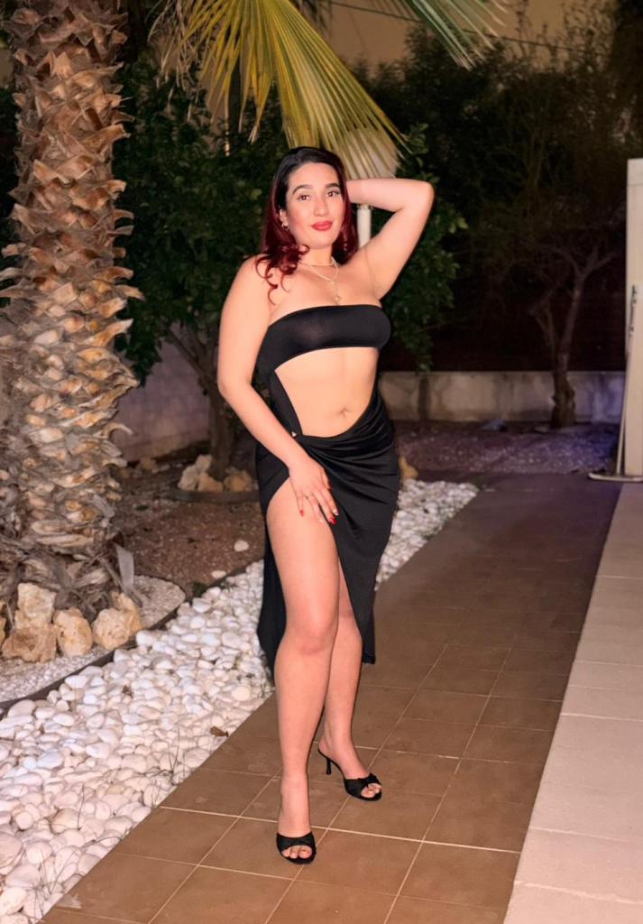 952606086: Chica busca chico en Málaga