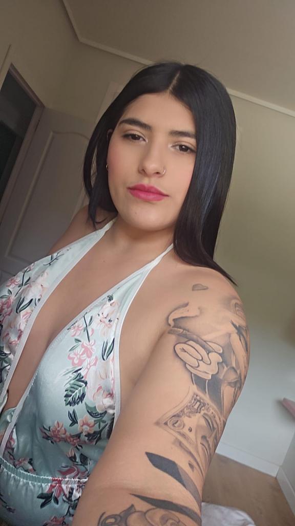 Chica busca chico en Cádiz: 