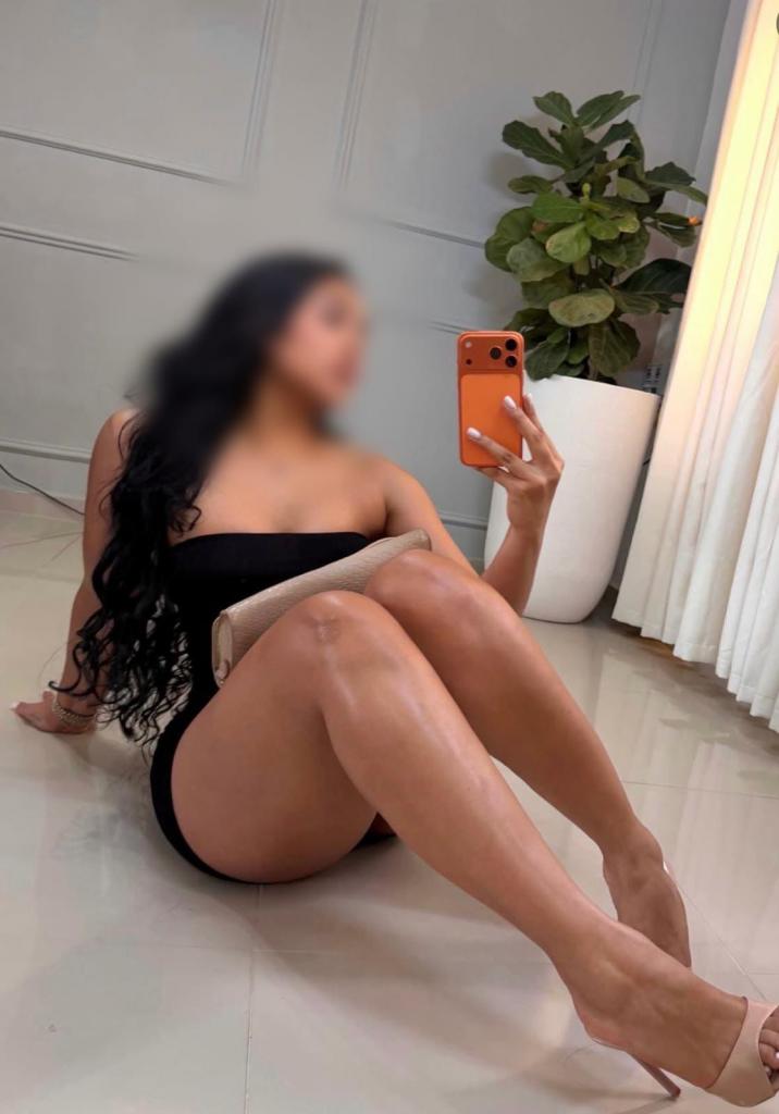 634915933: Chica busca chico en Orense