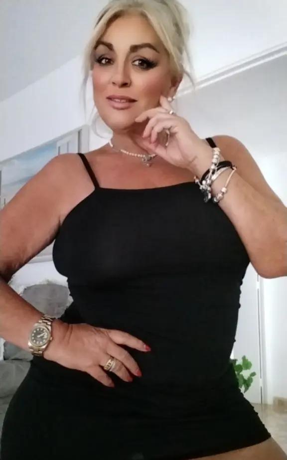 Chica busca chico en Cádiz: 
