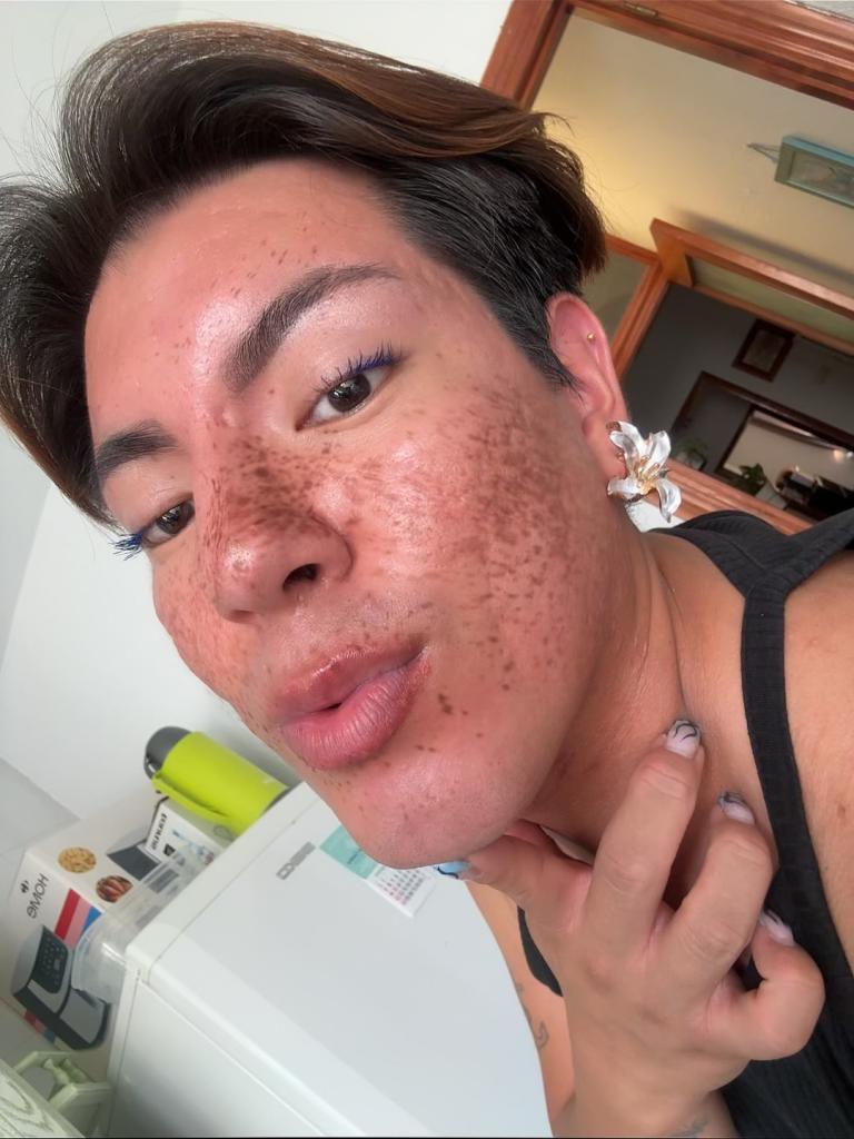 613174588: Transexual en Almería