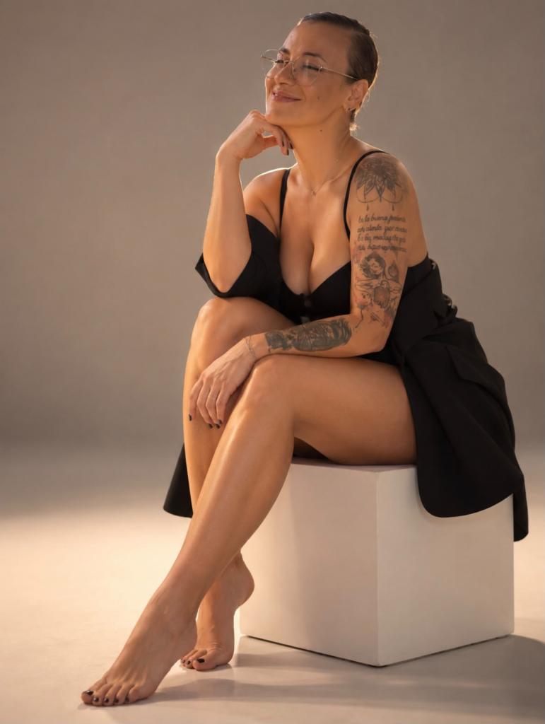 664177963: Chica busca chico en La Coruña