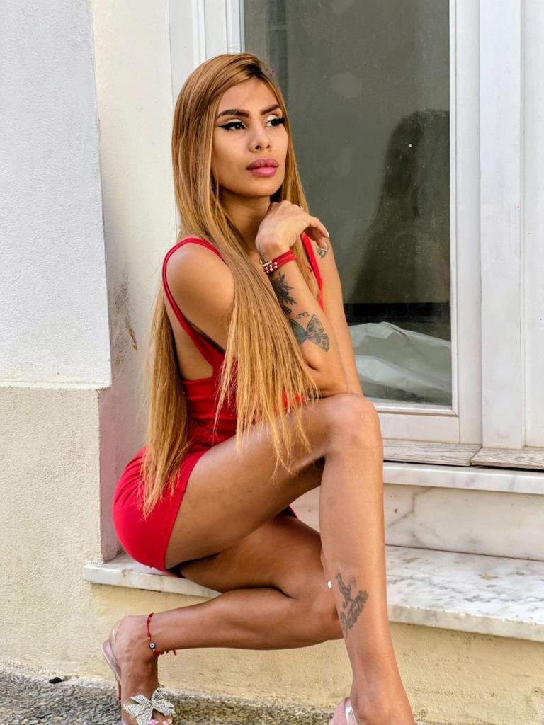 613577641: Chica busca chico en Cádiz