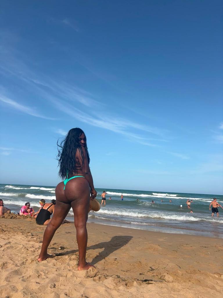 Chica busca chico en Cádiz: 