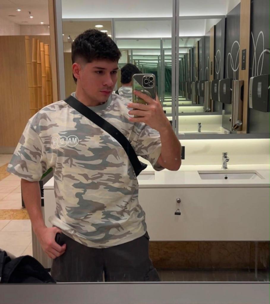 678439289: Chico busca chica en Murcia