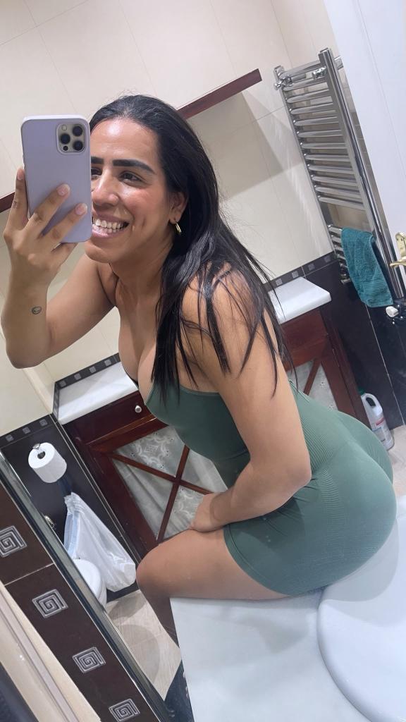 610876826: Transexual en Barcelona