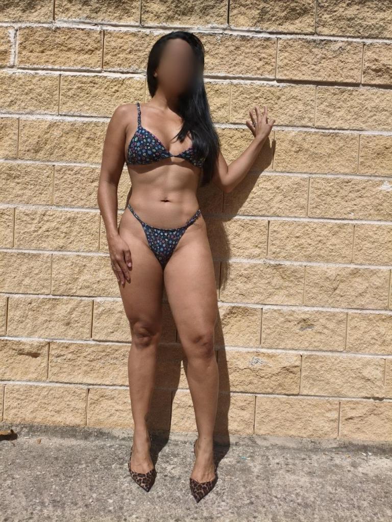 664874220: Chica busca chico en Madrid