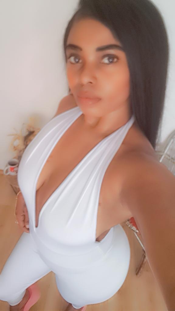 Chica busca chico en Huelva: 