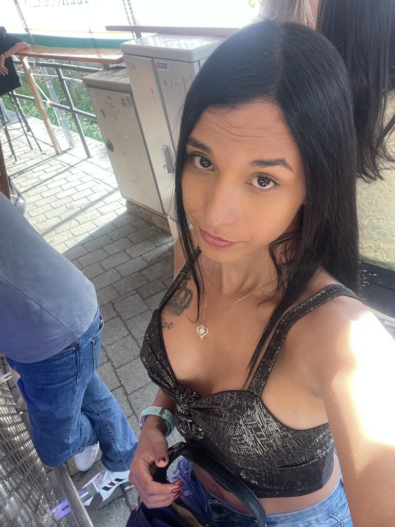 632583591: Chica busca chico en Barcelona