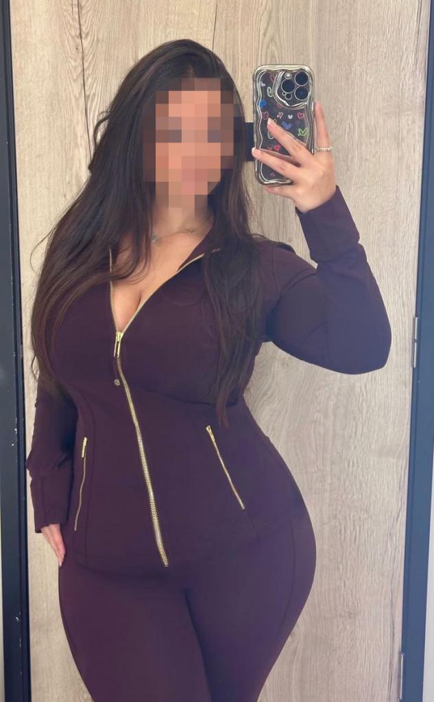 613383943: Chica busca chico en Barcelona