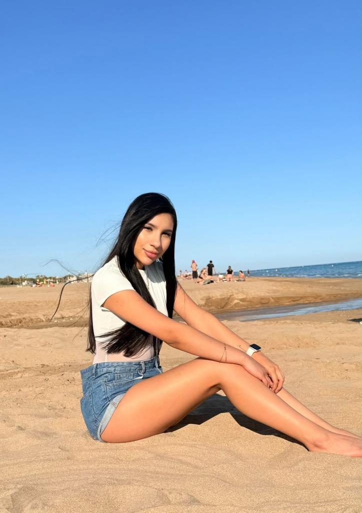 Chica busca chico en Ibiza: 