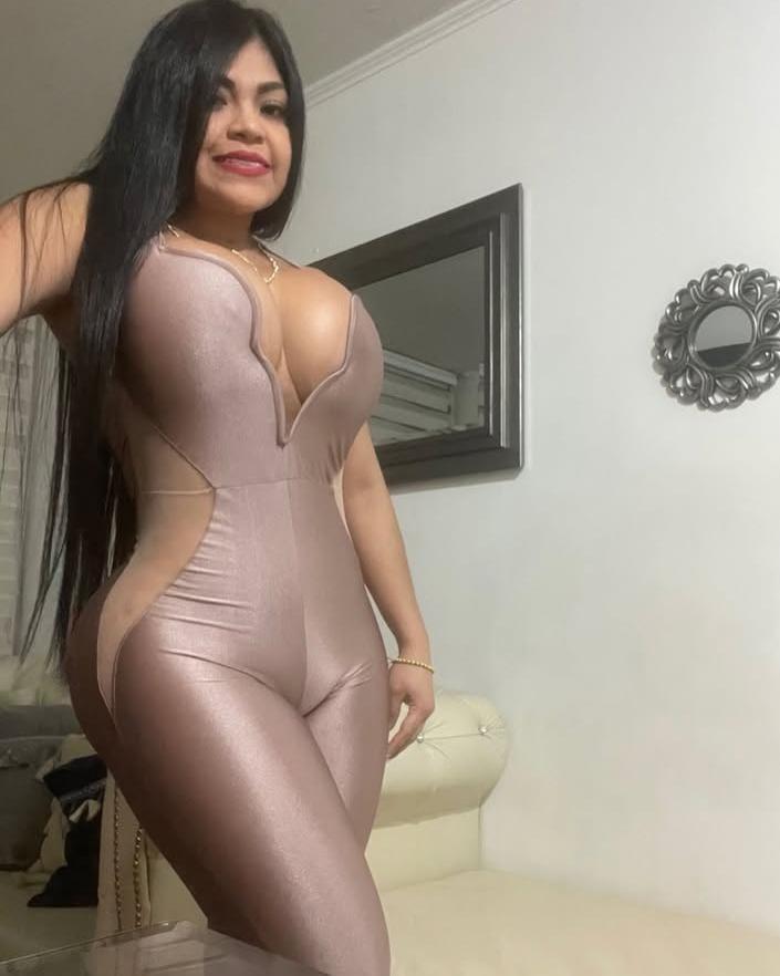 657137676: Chica busca chico en La Coruña