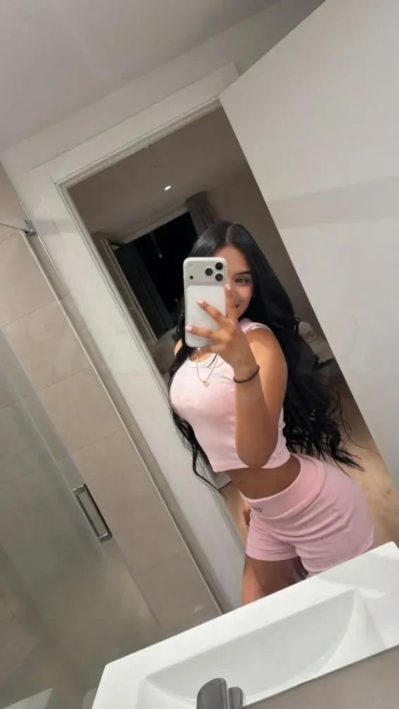 632808594: Chica busca chico en Granada