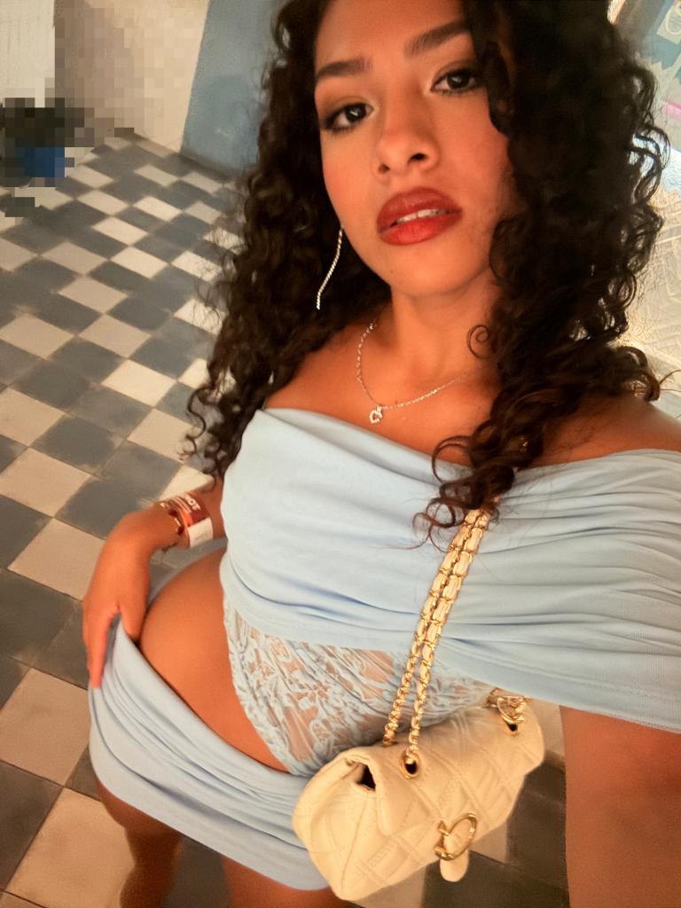 Chica busca chico en Ibiza: Chica busca chico