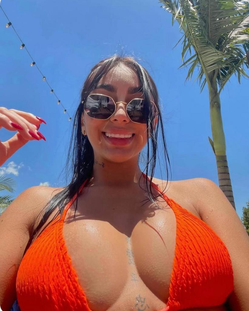 613940485: Chica busca chico en Madrid
