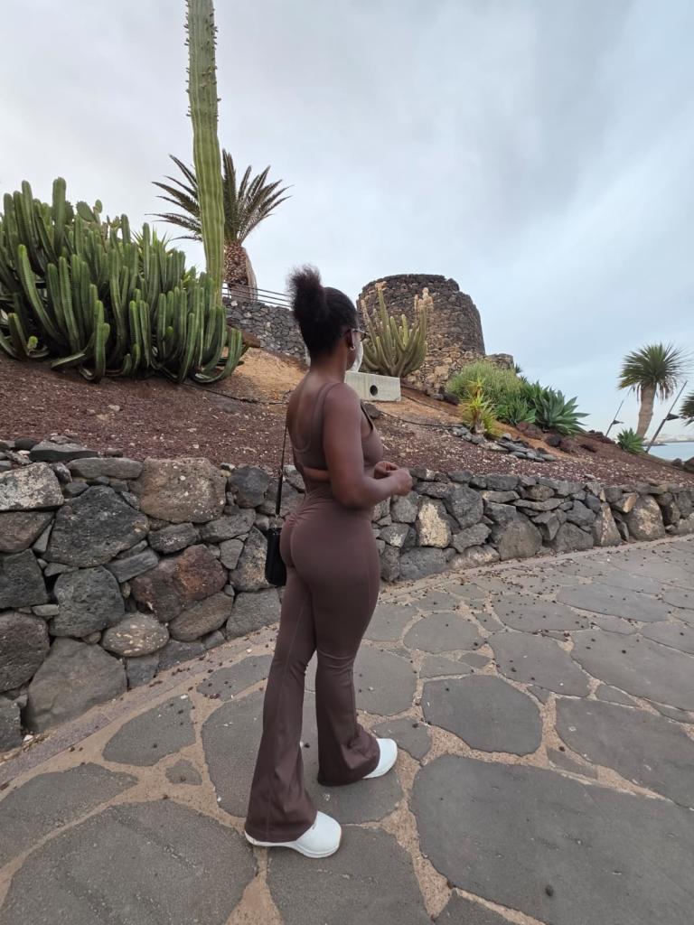 677296390: Chica busca chico en Las Palmas