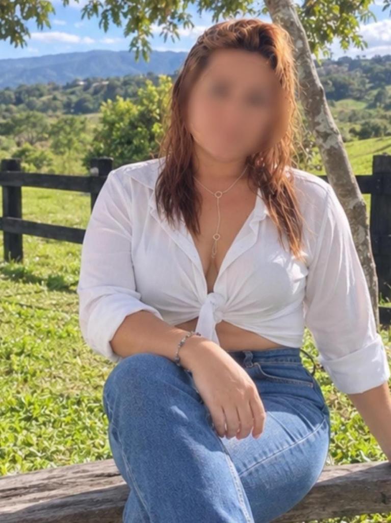 613482427: Chica busca chico en Lugo