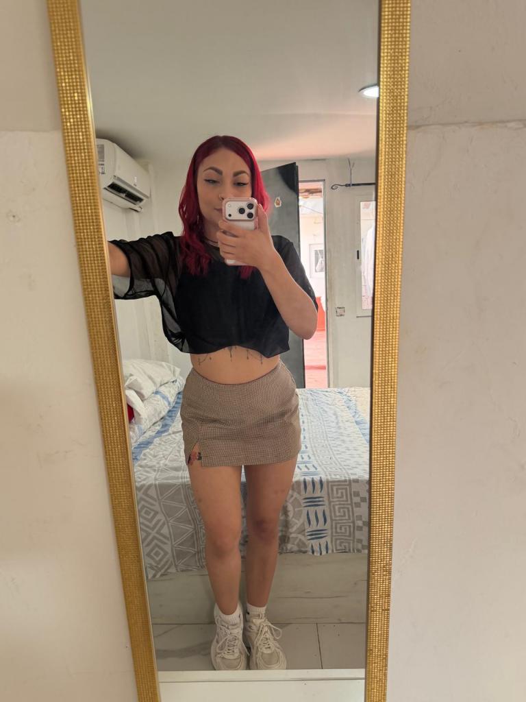 677261537: Chica busca chico en Valencia
