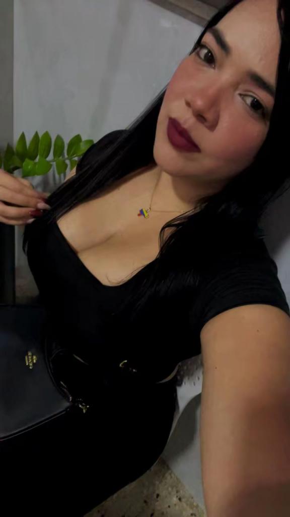 643810228: Chica busca chico en Cádiz