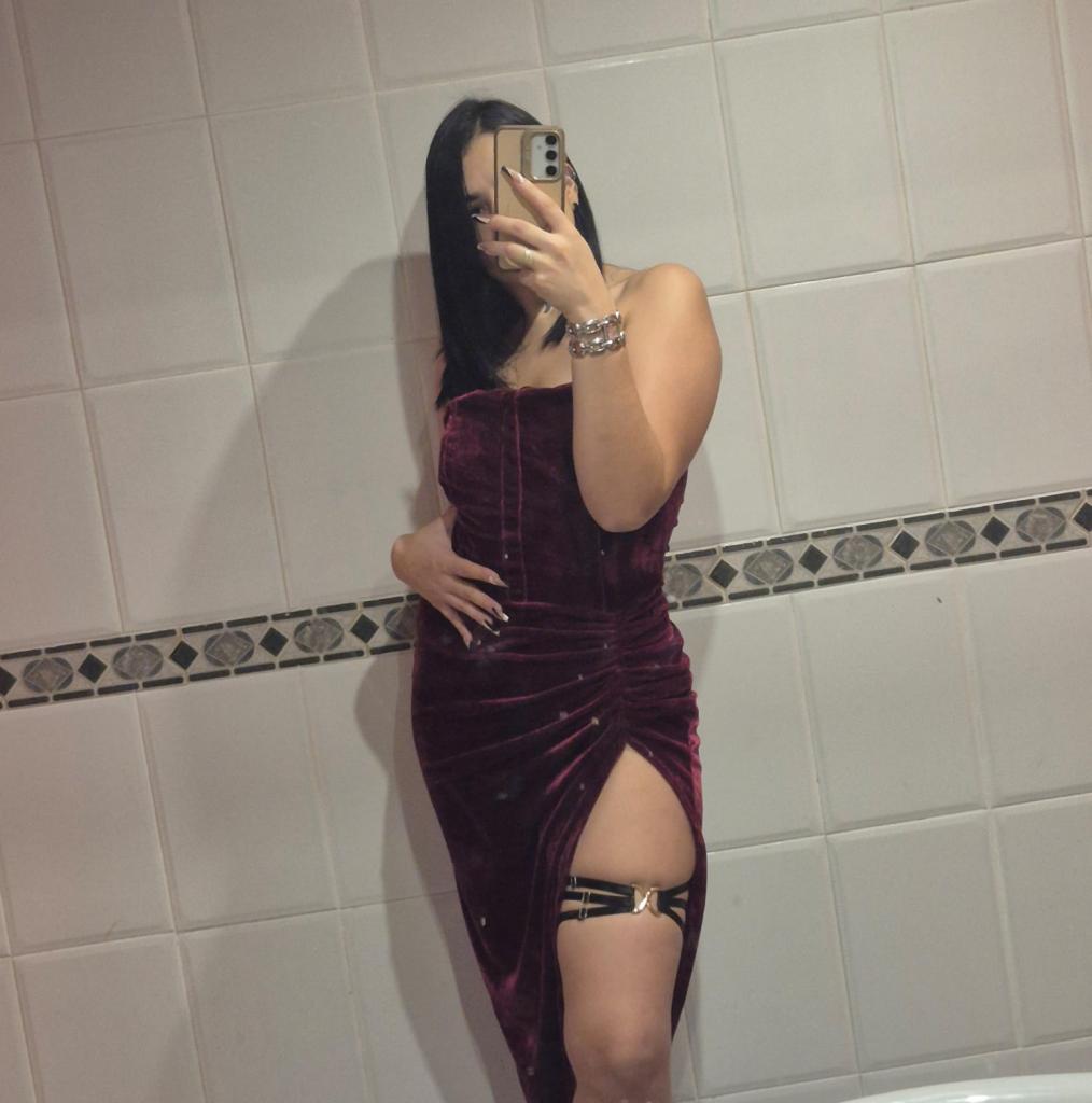 613830783: Chica busca chico en Gerona