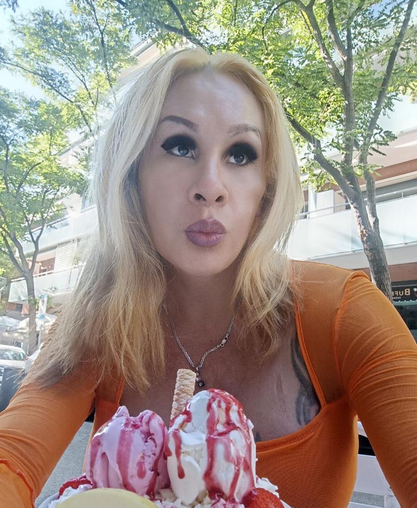 604354213: Travesti en Barcelona