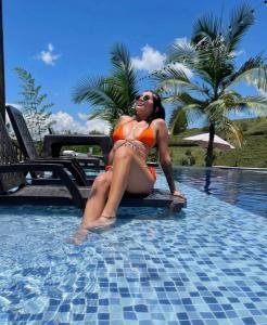 613940485: Chica busca chico en Madrid