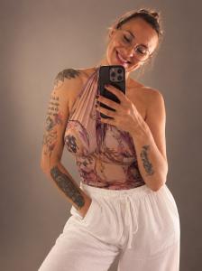664177963: Chica busca chico en La Coruña