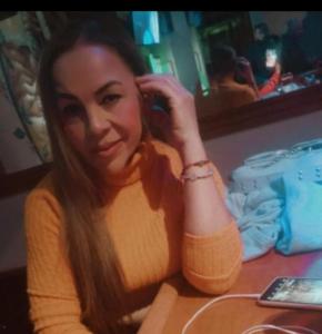663737090: Chica busca chico en Alicante