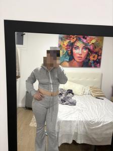 604257077: Chica busca chico en Madrid